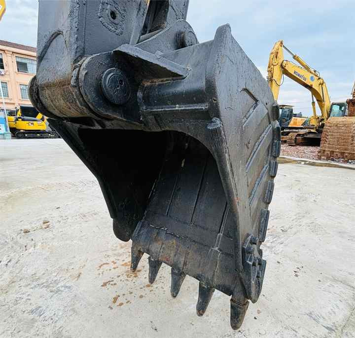 Caterpillar/cat Medium Used Excavator 20t Cat 320b,320c,320d Excavating Equipment With 0.8,1.0,1.2 Cbm Bucket Size In Shanghai - Excavadora de cadenas: foto 3 Caterpillar/cat Medium Used Excavator 20t Cat 320b,320c,320d Excavating Equipment With 0.8,1.0,1.2 Cbm Bucket Size In Shanghai - Excavadora de cadenas: foto 3