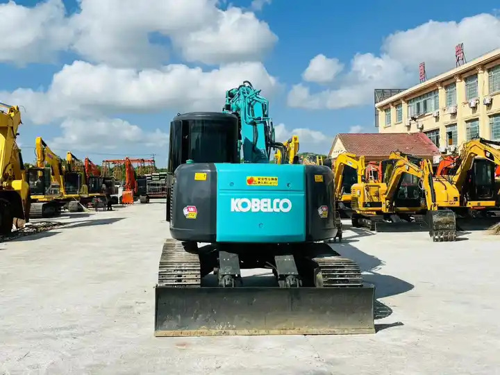 High Quality Shorter-tail Hydraulic Excavator Kobelco Sk135sr Sk115sr Japan Surplus Backhoe Excavator Machine In Shanghai - Excavadora de cadenas: foto 3 High Quality Shorter-tail Hydraulic Excavator Kobelco Sk135sr Sk115sr Japan Surplus Backhoe Excavator Machine In Shanghai - Excavadora de cadenas: foto 3