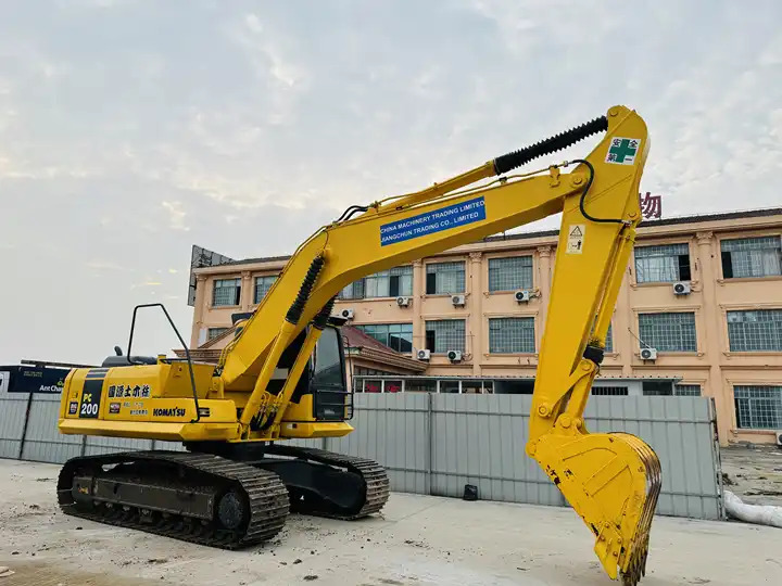 Hot Sale 20 Ton Crawler Excavator Komatsu Pc200-6 Pc200-7 Pc200-8 Original From Japan For Sale In Shanghai - Excavadora de cadenas: foto 3 Hot Sale 20 Ton Crawler Excavator Komatsu Pc200-6 Pc200-7 Pc200-8 Original From Japan For Sale In Shanghai - Excavadora de cadenas: foto 3