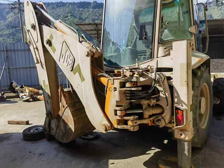 Hot sale Backhoe loader JCB 3CX 4*4 tlb loader UKmade, used cheap JCB 3CX retro loader and digger - Retroexcavadora: foto 3 Hot sale Backhoe loader JCB 3CX 4*4 tlb loader UKmade, used cheap JCB 3CX retro loader and digger - Retroexcavadora: foto 3