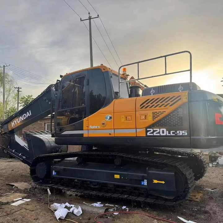 Korea Original Used Hyundai 220LC-9S Excavator Used Robex Hyundai 220 Excavator 220LC-9S Used Excavators for Sale - Excavadora: foto 2 Korea Original Used Hyundai 220LC-9S Excavator Used Robex Hyundai 220 Excavator 220LC-9S Used Excavators for Sale - Excavadora: foto 2