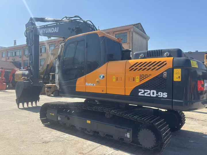 Korea Original Used Hyundai 220LC-9S Excavator Used Robex Hyundai 220 Excavator 220LC-9S Used Excavators for Sale - Excavadora: foto 4 Korea Original Used Hyundai 220LC-9S Excavator Used Robex Hyundai 220 Excavator 220LC-9S Used Excavators for Sale - Excavadora: foto 4