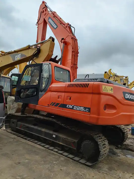 Korea Used Excavator 20ton Doosan Dx225 Dx220 Dx200 Hydraulic Crawler Second Hand Doosan 20ton 22ton Excavator - Excavadora: foto 3 Korea Used Excavator 20ton Doosan Dx225 Dx220 Dx200 Hydraulic Crawler Second Hand Doosan 20ton 22ton Excavator - Excavadora: foto 3