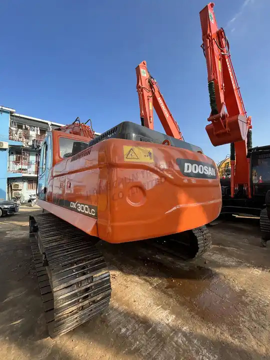 Low running hours Used Machinery Doosan300 dx300lc Hydraulic Crawler Backhoe Digger 30ton Used Excavator Doosan DX300LC - Excavadora de cadenas: foto 5 Low running hours Used Machinery Doosan300 dx300lc Hydraulic Crawler Backhoe Digger 30ton Used Excavator Doosan DX300LC - Excavadora de cadenas: foto 5