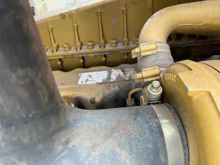 Original Japan Imported Caterpillar D7R Bulldozer Japan Original Cat D7G D7R D9n D8r Used Bulldozers - Bulldozer: foto 2 Original Japan Imported Caterpillar D7R Bulldozer Japan Original Cat D7G D7R D9n D8r Used Bulldozers - Bulldozer: foto 2