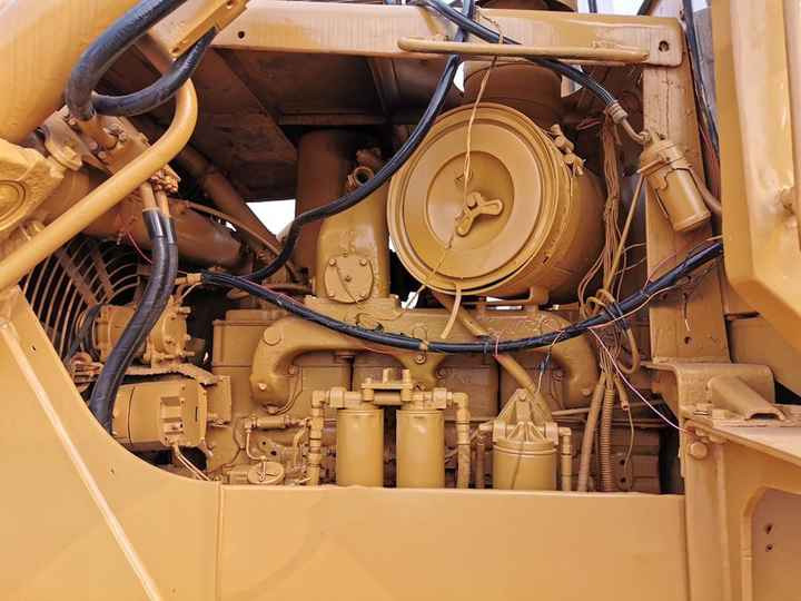 Original Japan Imported Caterpillar D8R Bulldozer Japan Original Cat D7G D7R D8R D9n D8r Used Bulldozers - Bulldozer: foto 4 Original Japan Imported Caterpillar D8R Bulldozer Japan Original Cat D7G D7R D8R D9n D8r Used Bulldozers - Bulldozer: foto 4