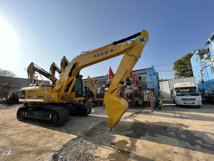 Original Japan Komatsu PC200 used excavator for sale/second hand komatsu excavator PC200-8 PC220-8 - Excavadora de cadenas: foto 2 Original Japan Komatsu PC200 used excavator for sale/second hand komatsu excavator PC200-8 PC220-8 - Excavadora de cadenas: foto 2