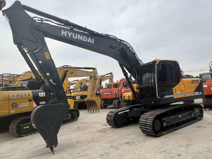 Original Used Made in Korea 22ton Hyundai 220lc-9s 225lc-9t Excavator for Sale in Good Condition and Low Working Time - Excavadora: foto 2 Original Used Made in Korea 22ton Hyundai 220lc-9s 225lc-9t Excavator for Sale in Good Condition and Low Working Time - Excavadora: foto 2