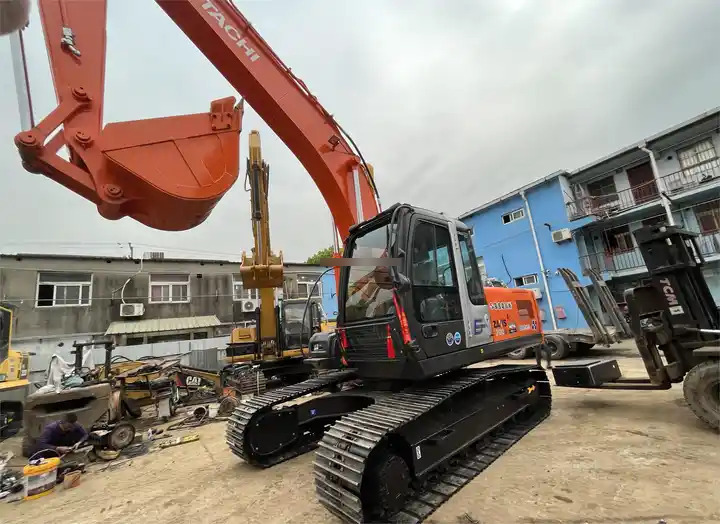 Second Hand Japan Hitachi Zx200-5G Hydraulic Crawler Excavator Japan Hitachi 20 Ton Excavators in Low Price - Excavadora de cadenas: foto 4 Second Hand Japan Hitachi Zx200-5G Hydraulic Crawler Excavator Japan Hitachi 20 Ton Excavators in Low Price - Excavadora de cadenas: foto 4