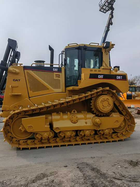 USED D8T CAT Bulldozer Price D8R Used Caterpillar Bulldozer crawler bulldozer made in brazil - Bulldozer: foto 3 USED D8T CAT Bulldozer Price D8R Used Caterpillar Bulldozer crawler bulldozer made in brazil - Bulldozer: foto 3