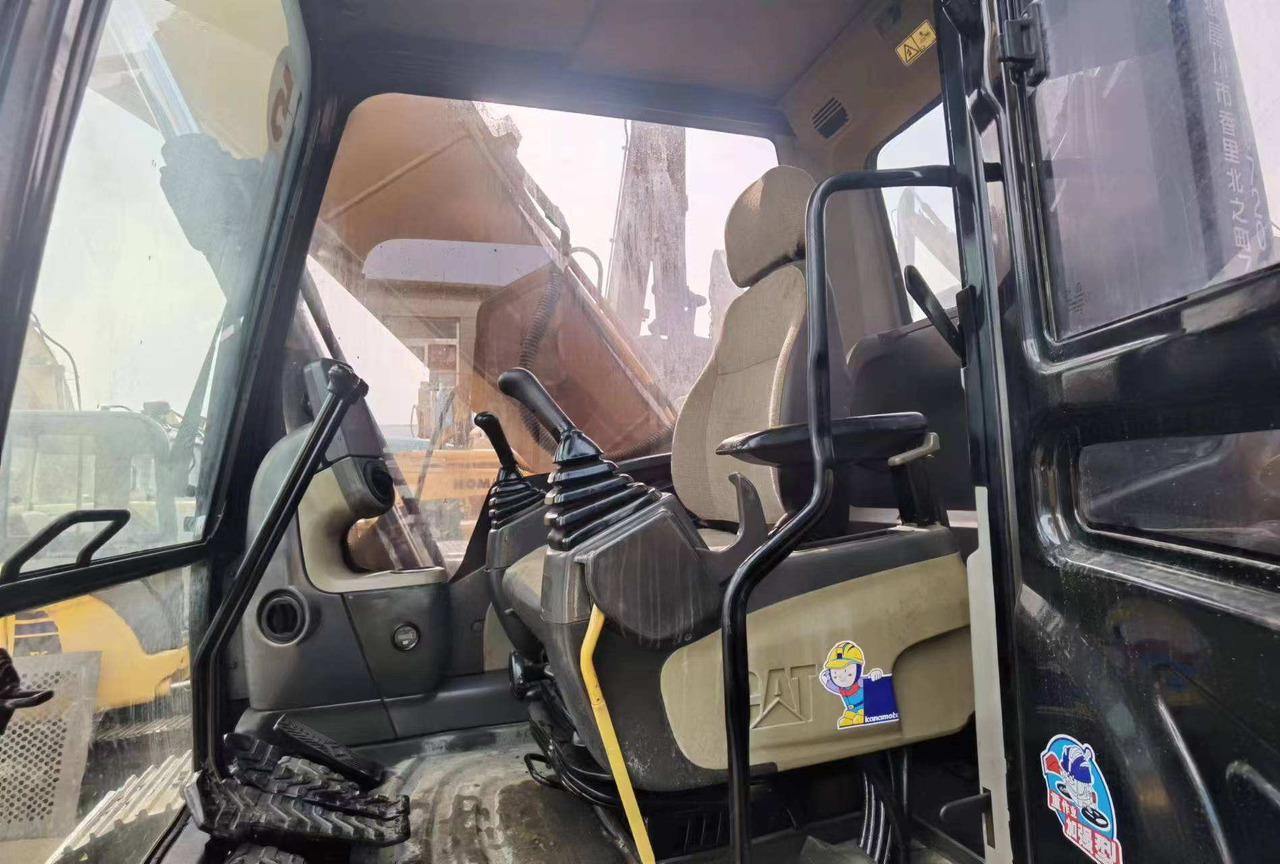 Used CAT 320 320B 320C 320D Excavator with bucket for excavator - Excavadora de cadenas: foto 5 Used CAT 320 320B 320C 320D Excavator with bucket for excavator - Excavadora de cadenas: foto 5