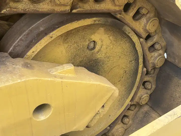 Used CAT D8R bulldozer in good condition for sale - Bulldozer: foto 4 Used CAT D8R bulldozer in good condition for sale - Bulldozer: foto 4