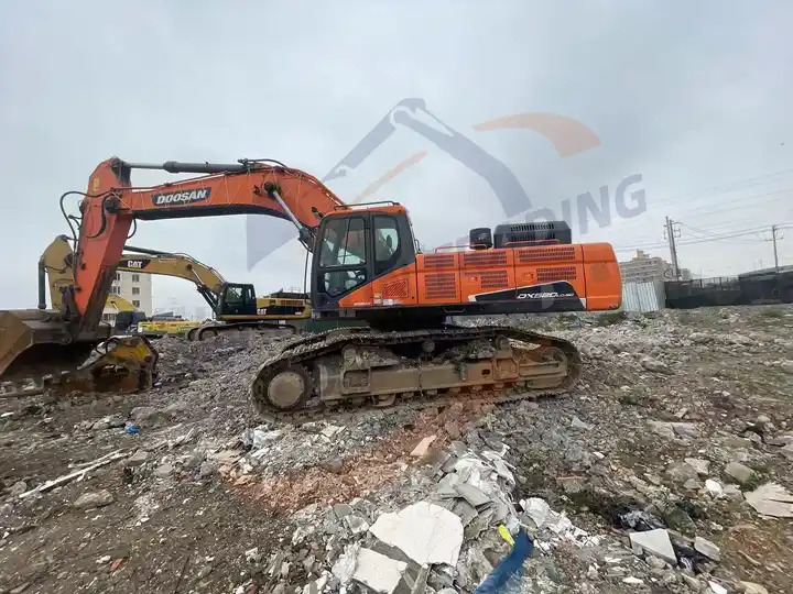 Used Doosan excavator DX520LC-9C in good condition for sale - Excavadora de cadenas: foto 4 Used Doosan excavator DX520LC-9C in good condition for sale - Excavadora de cadenas: foto 4