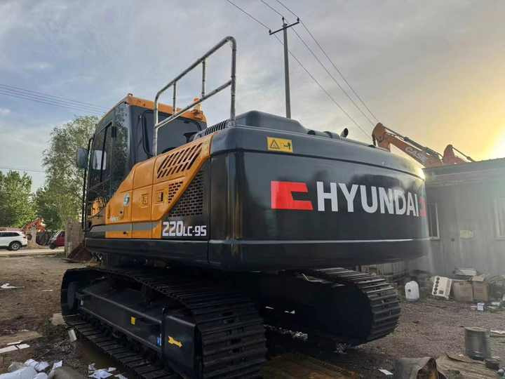 Used Good Quality Excavator Korea Hyundai 225LC-9T 225Lc-7 220LC-9S 150Lc-7 Good Quality for Sale at Low Price - Excavadora: foto 2 Used Good Quality Excavator Korea Hyundai 225LC-9T 225Lc-7 220LC-9S 150Lc-7 Good Quality for Sale at Low Price - Excavadora: foto 2