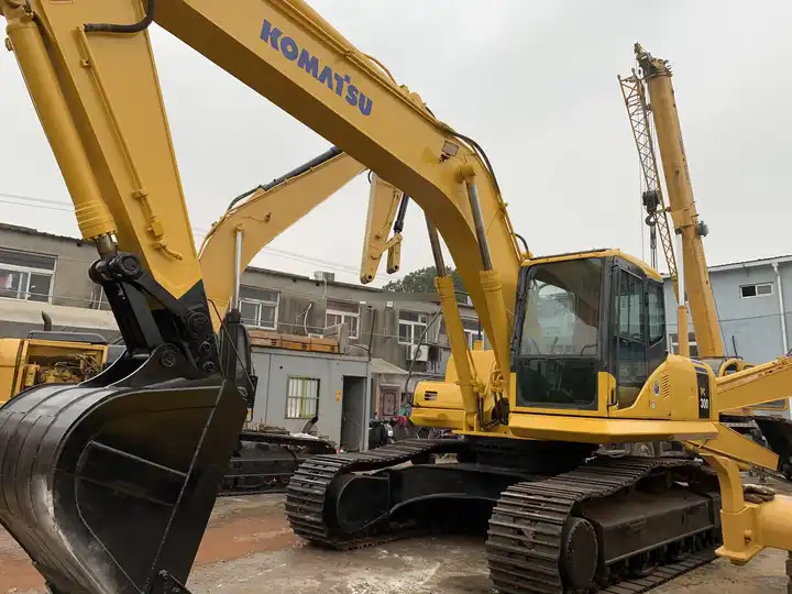 Used Komatsu excavator Pc300-7 in good condition for sale - Excavadora de cadenas: foto 4 Used Komatsu excavator Pc300-7 in good condition for sale - Excavadora de cadenas: foto 4