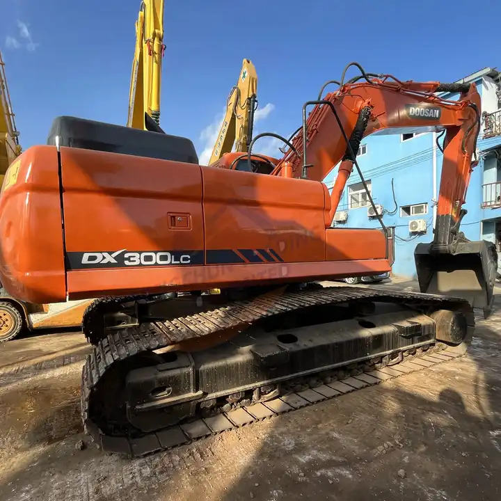 Used Machinery Doosan300 dx300lc Hydraulic Crawler Backhoe Digger 30ton Used Excavator Doosan DX300LC - Excavadora de cadenas: foto 1 Used Machinery Doosan300 dx300lc Hydraulic Crawler Backhoe Digger 30ton Used Excavator Doosan DX300LC - Excavadora de cadenas: foto 1
