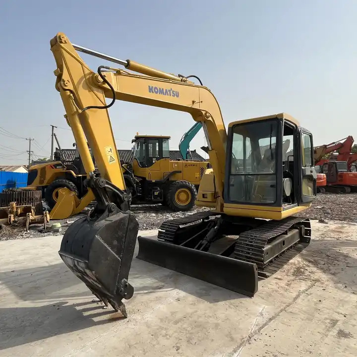 Komatsu used pc60-7 excavator/used 6ton excavator /Komatsu japan pc60-7 mini used excavator for sale Komatsu  excavator - Excavadora de cadenas: foto 1 Komatsu used pc60-7 excavator/used 6ton excavator /Komatsu japan pc60-7 mini used excavator for sale Komatsu  excavator - Excavadora de cadenas: foto 1