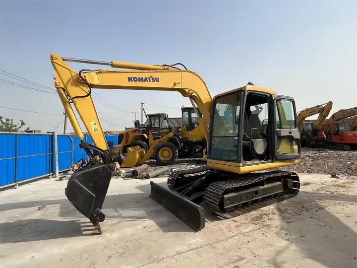 Komatsu used pc60-7 excavator/used 6ton excavator /Komatsu japan pc60-7 mini used excavator for sale Komatsu  excavator - Excavadora de cadenas: foto 4 Komatsu used pc60-7 excavator/used 6ton excavator /Komatsu japan pc60-7 mini used excavator for sale Komatsu  excavator - Excavadora de cadenas: foto 4