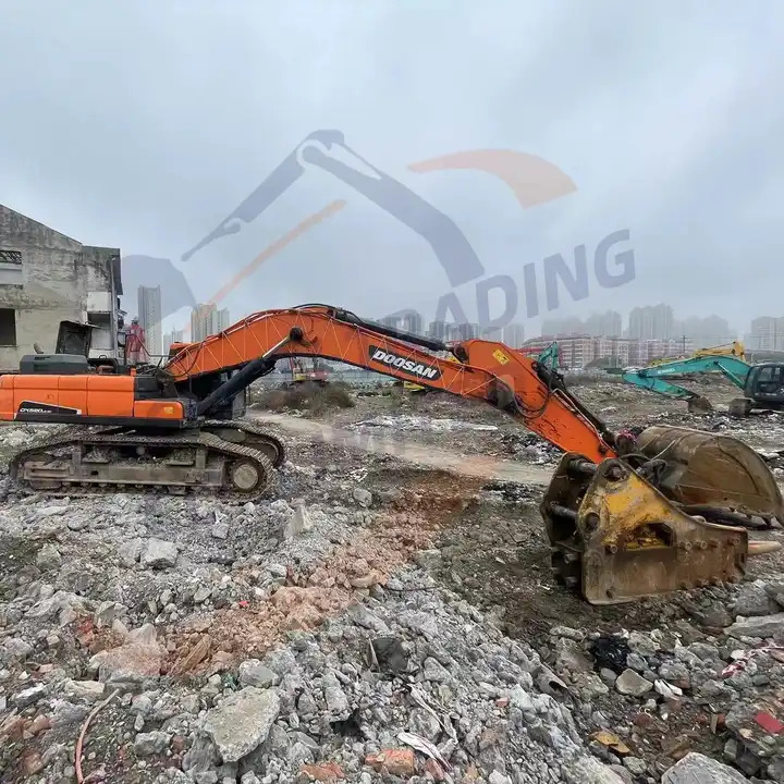 Low price Used Doosan excavator DX520LC-9C in good condition for sale - Excavadora de cadenas: foto 1 Low price Used Doosan excavator DX520LC-9C in good condition for sale - Excavadora de cadenas: foto 1