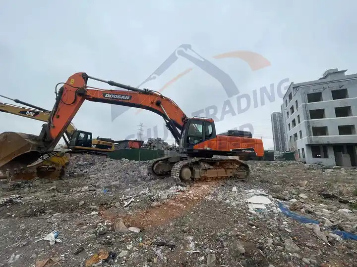 Low price Used Doosan excavator DX520LC-9C in good condition for sale - Excavadora de cadenas: foto 4 Low price Used Doosan excavator DX520LC-9C in good condition for sale - Excavadora de cadenas: foto 4