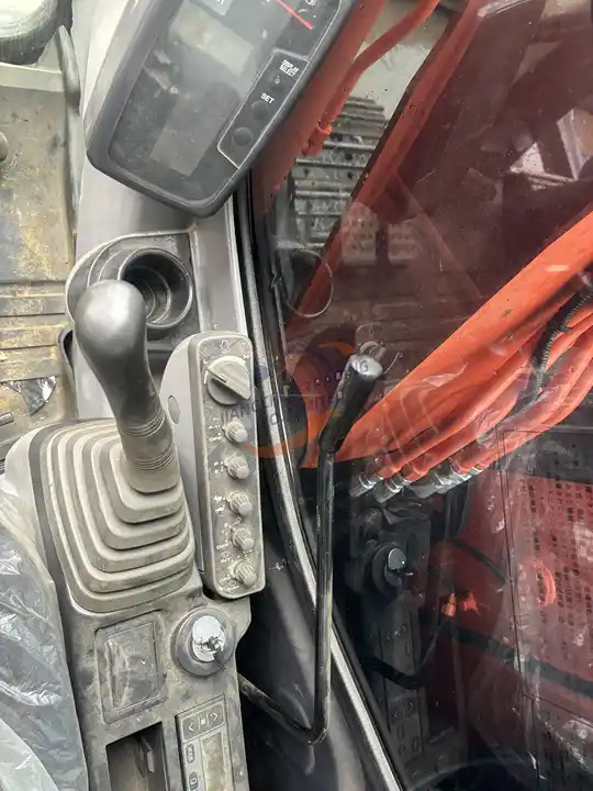 Mini hitachi excavator 7 ton zx70 Hitachi digger Hitachi zx70 used excavator crawler - Excavadora de cadenas: foto 4 Mini hitachi excavator 7 ton zx70 Hitachi digger Hitachi zx70 used excavator crawler - Excavadora de cadenas: foto 4