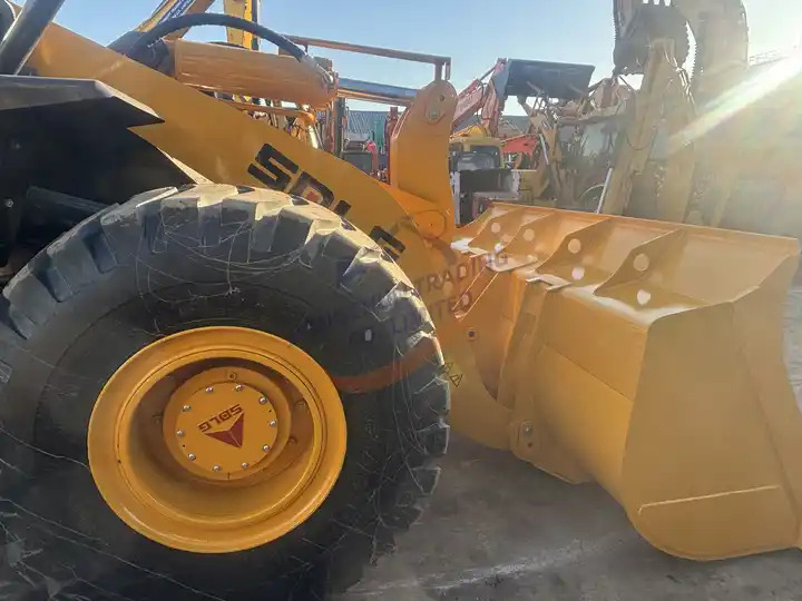 Second hand wheel loader SDLG 956L L956F 956l original China heavy duty hydraulic tractor loader with Low running hours - Cargadora de ruedas: foto 4 Second hand wheel loader SDLG 956L L956F 956l original China heavy duty hydraulic tractor loader with Low running hours - Cargadora de ruedas: foto 4