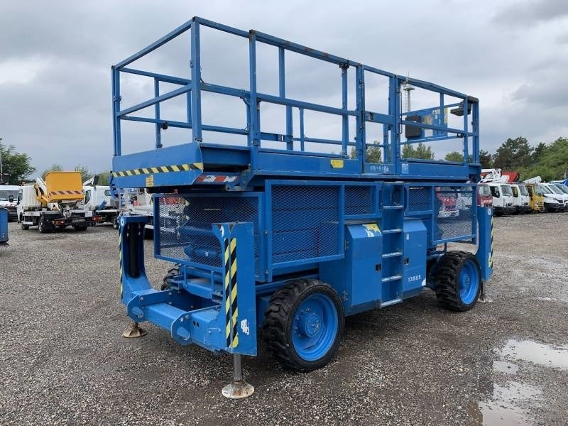 Genie GS4390 - 15,11m, diesel, 4x4  - Plataforma de tijeras: foto 2 Genie GS4390 - 15,11m, diesel, 4x4  - Plataforma de tijeras: foto 2