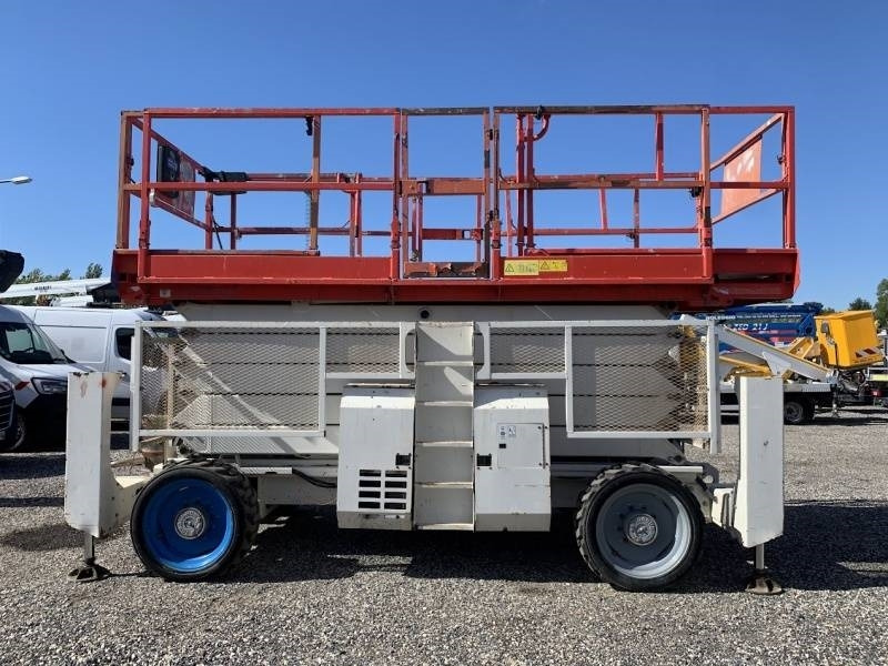 Genie GS5390 - 18m - 4x4 - Diesel  - Plataforma de tijeras: foto 4 Genie GS5390 - 18m - 4x4 - Diesel  - Plataforma de tijeras: foto 4