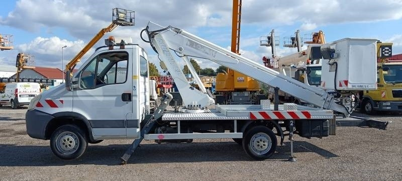 Iveco Daily Multitel 160 ALU DS - 16m  - Camión con plataforma elevadora: foto 5 Iveco Daily Multitel 160 ALU DS - 16m  - Camión con plataforma elevadora: foto 5