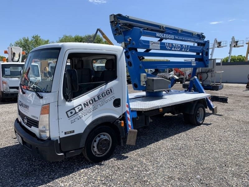 Nissan Cabstar CTE ZED 21 J - 21 m - 200 kg - Camión con plataforma elevadora: foto 2 Nissan Cabstar CTE ZED 21 J - 21 m - 200 kg - Camión con plataforma elevadora: foto 2