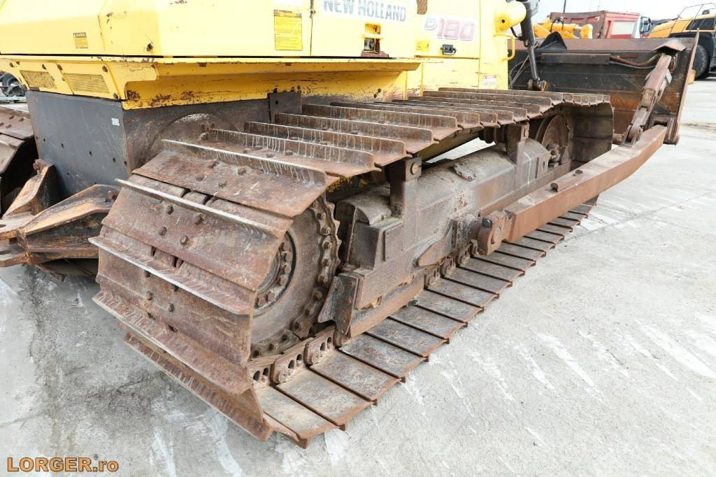 Arrendamiento de New Holland D 180  New Holland D 180: foto 16