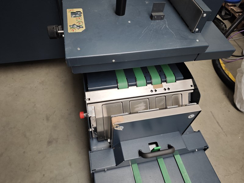 Bourg CP BB 3002 | 2.6Mio - Encuadernadora: foto 3 Bourg CP BB 3002 | 2.6Mio - Encuadernadora: foto 3