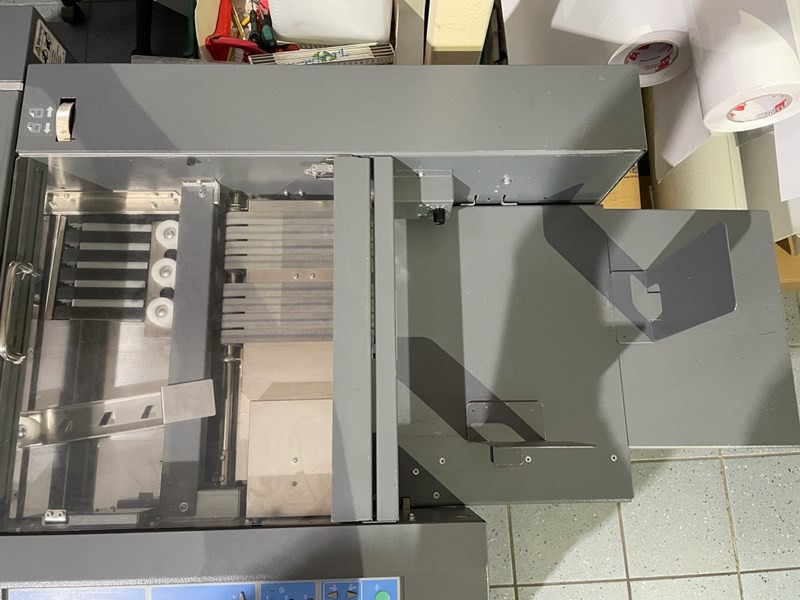 Duplo DocuCutter DC-645 - Máquina cortadora de papel: foto 2 Duplo DocuCutter DC-645 - Máquina cortadora de papel: foto 2