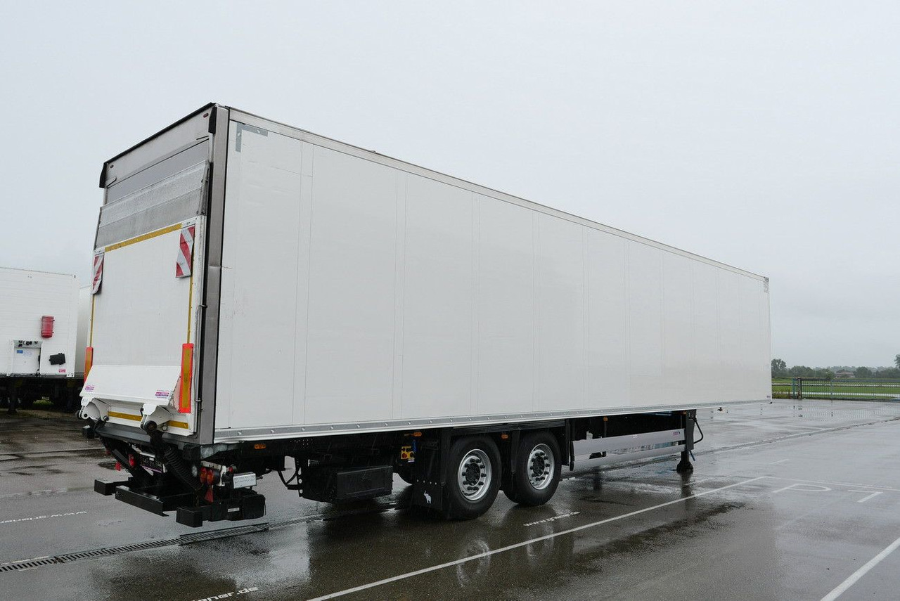 Schmitz Cargobull SKO 18 /LBW BÄR 2500 kg / CARRIER 1550 / LIFT - Semirremolque frigorífico: foto 2 Schmitz Cargobull SKO 18 /LBW BÄR 2500 kg / CARRIER 1550 / LIFT - Semirremolque frigorífico: foto 2