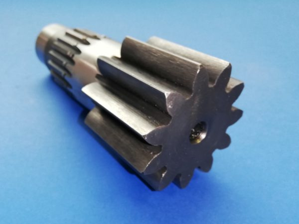 010170A Yanmar B25 Schwenkmotorwelle - Reductor de giro para Maquinaria de construcción: foto 1 010170A Yanmar B25 Schwenkmotorwelle - Reductor de giro para Maquinaria de construcción: foto 1