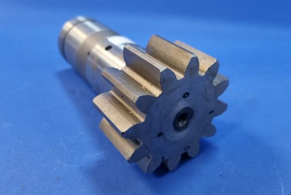 010550A Wałek silnika obrotu Kubota KX41 (od 1994 roku) - Reductor de giro para Maquinaria de construcción: foto 1 010550A Wałek silnika obrotu Kubota KX41 (od 1994 roku) - Reductor de giro para Maquinaria de construcción: foto 1