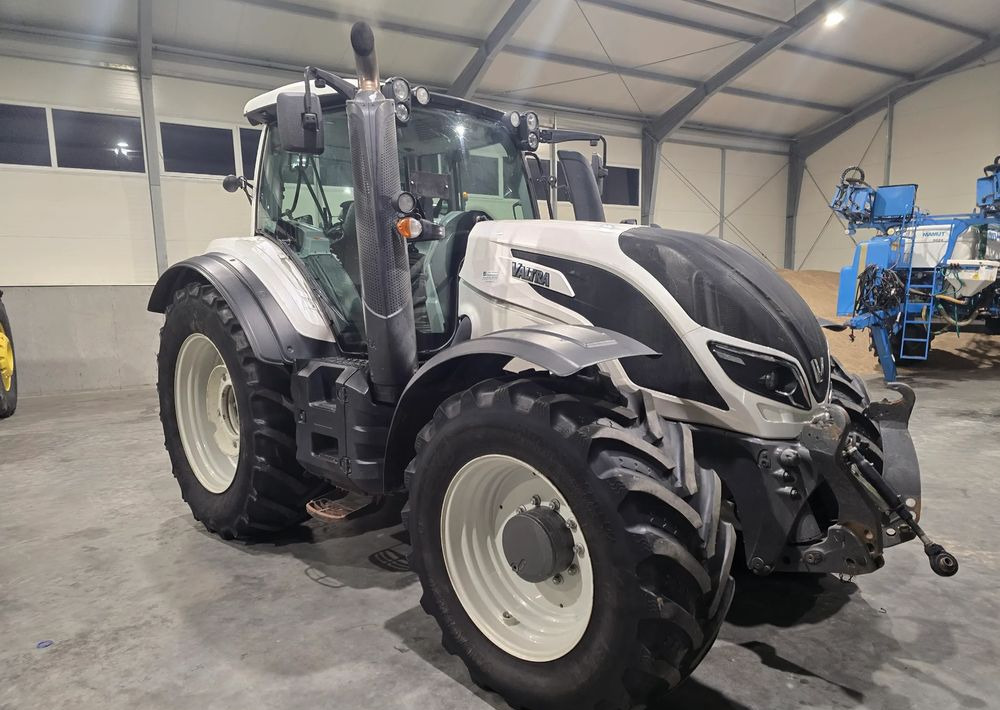 Valtra T 174S - Tractor: foto 1 Valtra T 174S - Tractor: foto 1