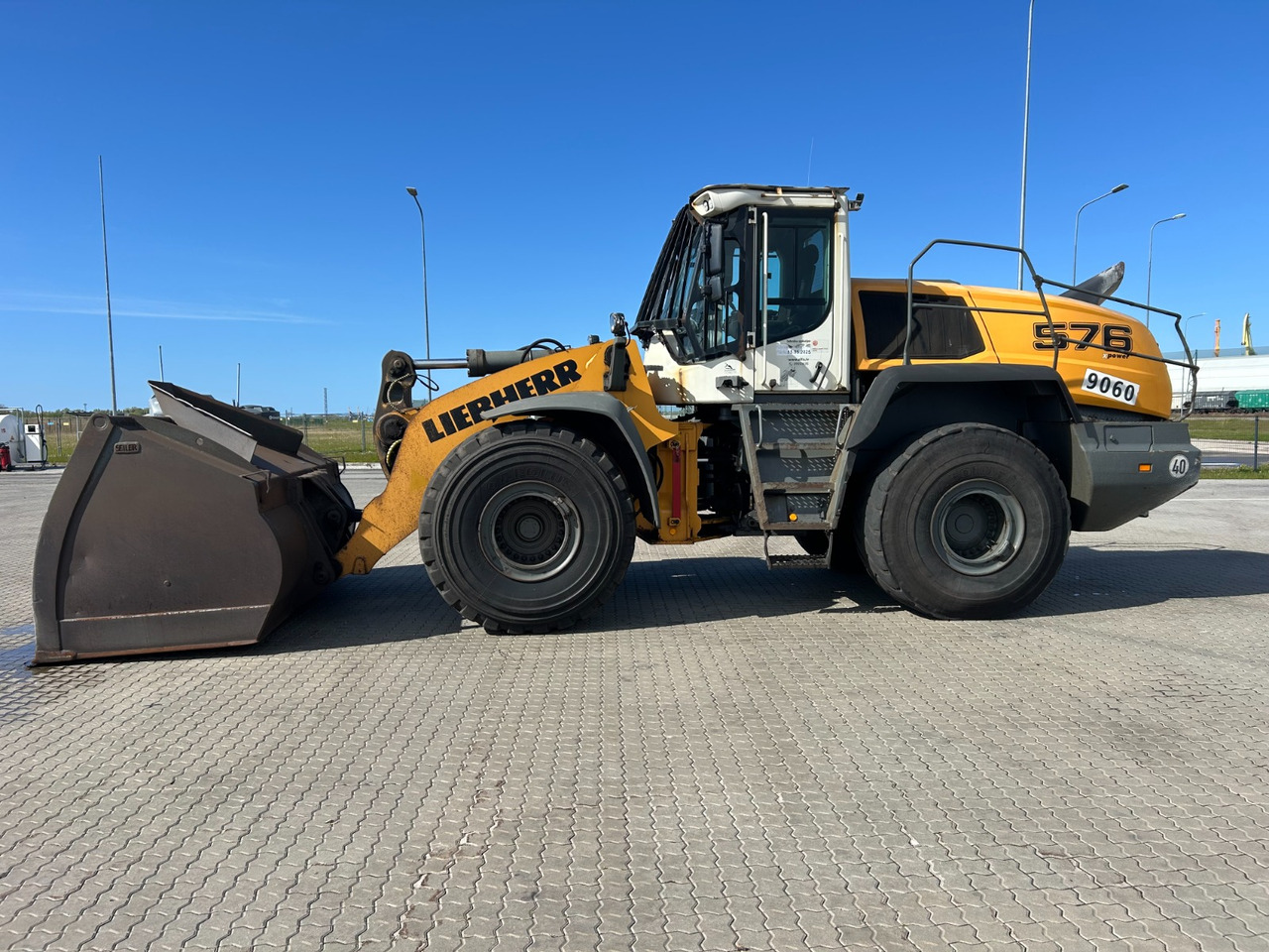 LIEBHERR L576 - Cargadora de ruedas: foto 5 LIEBHERR L576 - Cargadora de ruedas: foto 5