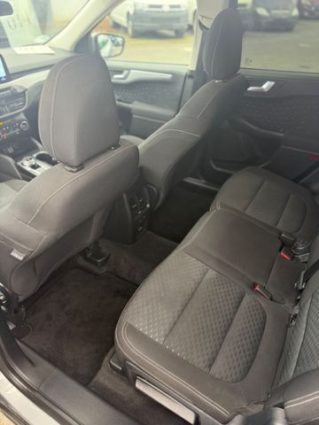 Berlina Ford Kuga Trend: foto 9