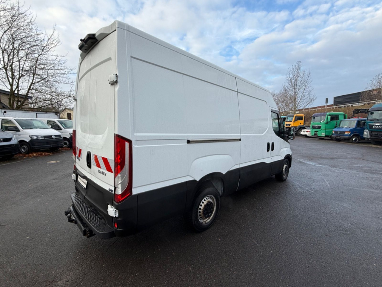 Iveco Daily Kasten HKa 35 S - Furgón: foto 4 Iveco Daily Kasten HKa 35 S - Furgón: foto 4