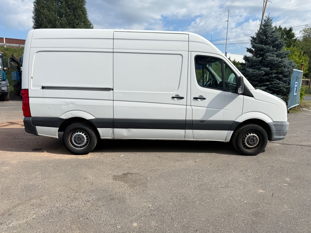 Volkswagen Crafter Kasten 35 mittel L2H2 Hochdach - Furgón: foto 5 Volkswagen Crafter Kasten 35 mittel L2H2 Hochdach - Furgón: foto 5