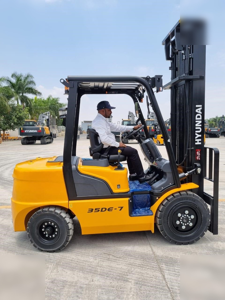 HYUNDAI 35DE-7 - Carretilla elevadora: foto 2 HYUNDAI 35DE-7 - Carretilla elevadora: foto 2