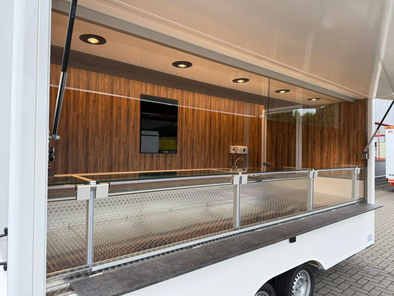 Esselmann Karello 4.2 ESSELMANN - Remolque venta ambulante: foto 4 Esselmann Karello 4.2 ESSELMANN - Remolque venta ambulante: foto 4