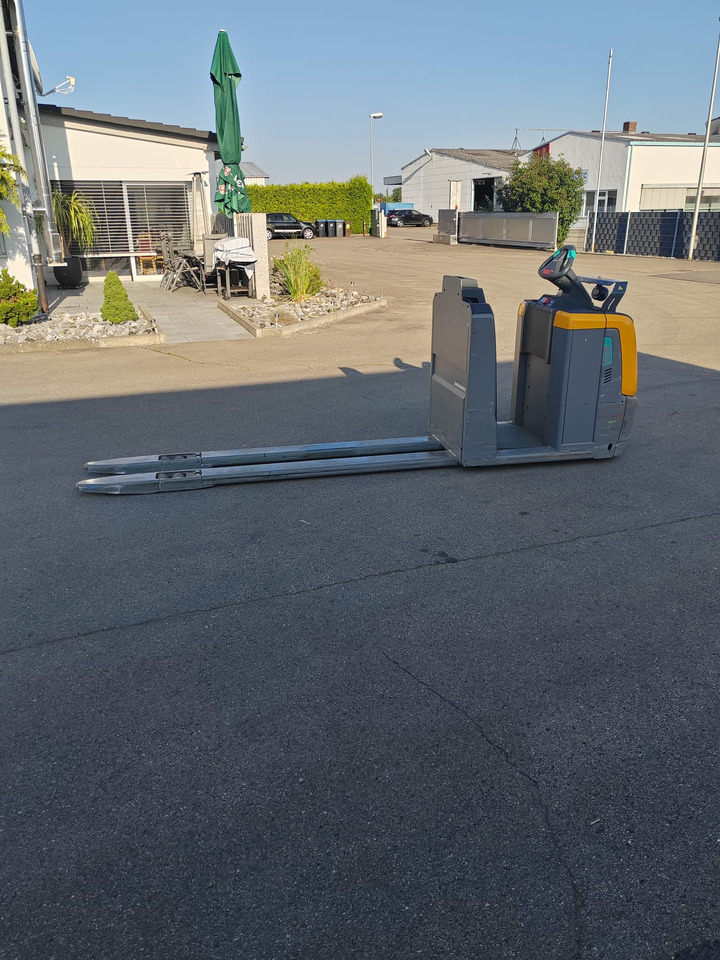 Jungheinrich ECE 225 Li-Ion/ 2.4m/ 2020yy/ 3057mh - Recoge pedidos: foto 5 Jungheinrich ECE 225 Li-Ion/ 2.4m/ 2020yy/ 3057mh - Recoge pedidos: foto 5