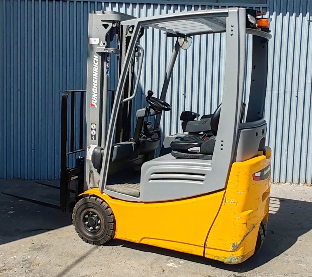 Jungheinrich EFG 215 / 7380mh/ 2016y - Carretilla elevadora eléctrica: foto 1 Jungheinrich EFG 215 / 7380mh/ 2016y - Carretilla elevadora eléctrica: foto 1