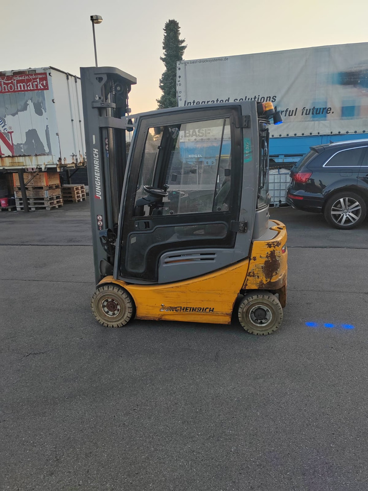 Jungheinrich EFG316k /5.5m/ batt 2022 - Carretilla elevadora eléctrica: foto 1 Jungheinrich EFG316k /5.5m/ batt 2022 - Carretilla elevadora eléctrica: foto 1