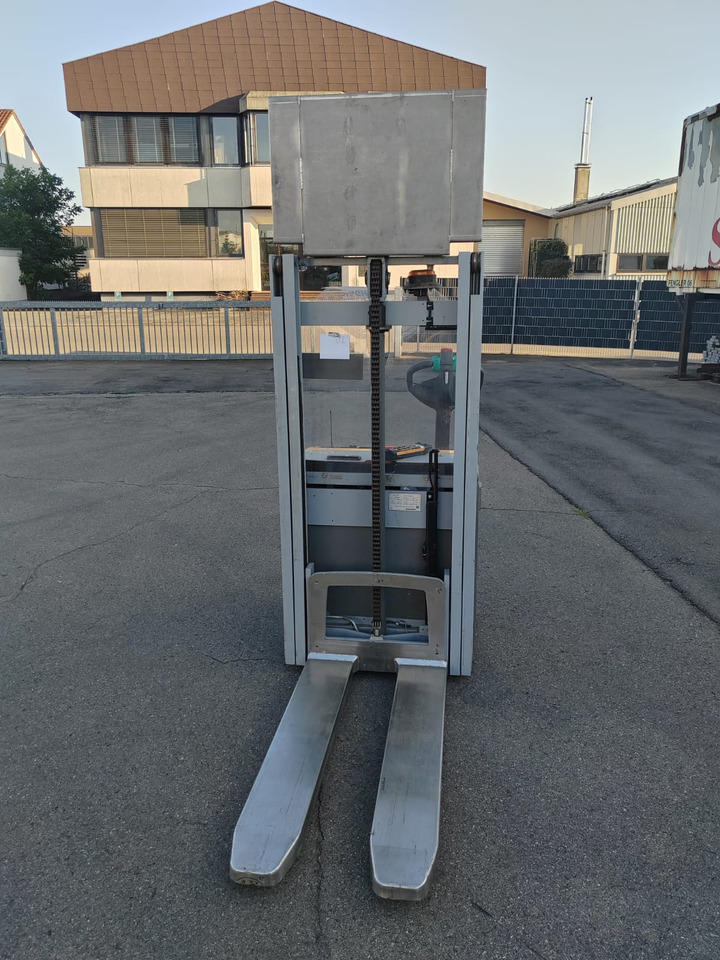 Jungheinrich EJC 112z/ remote control/ acid protect/ initial/ 511h - Apilador: foto 2 Jungheinrich EJC 112z/ remote control/ acid protect/ initial/ 511h - Apilador: foto 2