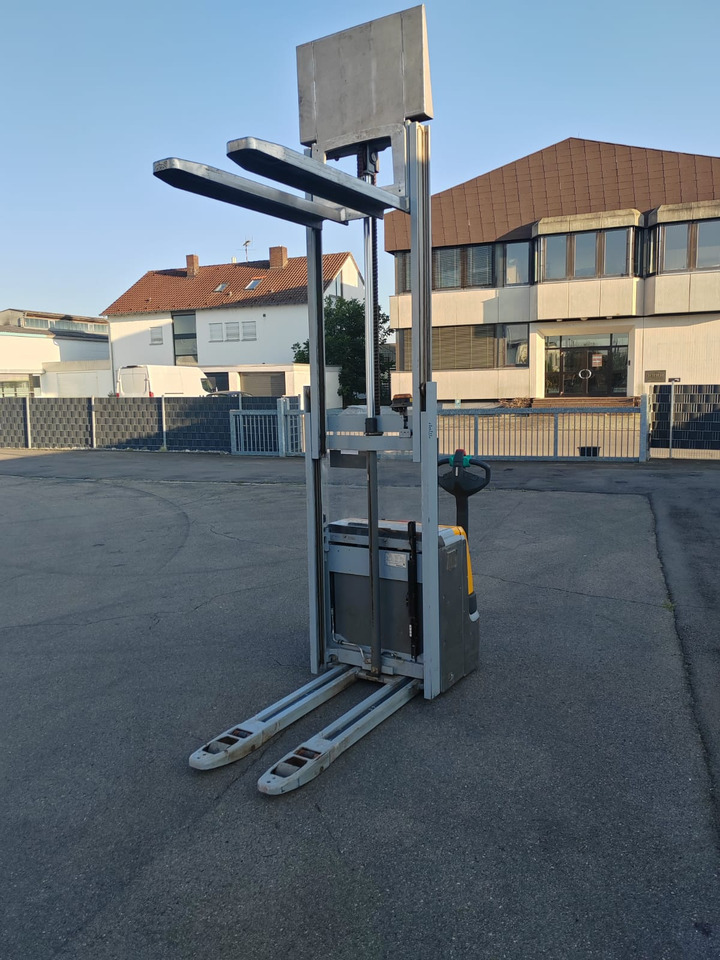 Jungheinrich EJC 112z/ remote control/ acid protect/ initial/ 511h - Apilador: foto 5 Jungheinrich EJC 112z/ remote control/ acid protect/ initial/ 511h - Apilador: foto 5