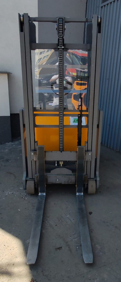 Jungheinrich EJG112 Li-ion/ batt2024/ 3900st/ 2.5m/ tilt - Apilador: foto 4 Jungheinrich EJG112 Li-ion/ batt2024/ 3900st/ 2.5m/ tilt - Apilador: foto 4