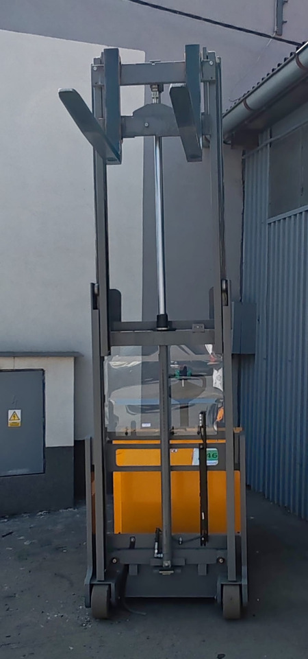 Jungheinrich EJG112 Li-ion/ batt2024/ 3900st/ 2.5m/ tilt - Apilador: foto 5 Jungheinrich EJG112 Li-ion/ batt2024/ 3900st/ 2.5m/ tilt - Apilador: foto 5